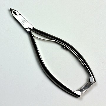 ドイツ・ゾーリンゲン AXiON(アクシオン)甘皮ニッパー 高級半スモーク仕上げ(本革製ブレードカバー付き)#slg008965fba
