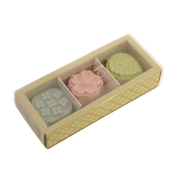 ひとつひとつが和菓子のように愛らしいスタンプです。並べるだけで思わず写真に収めたくなるほど。スタンプの絵柄は日常のワンシーンをそっと彩るような、シンプルで温かみのあるデザイン。手帳や手紙のデコレーションはもちろん、ちょっとしたメモなどにもぴったりで、使うたびに気持ちがふわっと華やぎます。大切な人への想いを、そっとやさしく伝える。そんなぬくもりを感じるスタンプセットです。日本の伝統柄や季節にちなんだセットとかわいいどうぶつが大集合した日常使いもできるセットで、好みに合わせて選べる9個セット・3個セットがあります。気分や用途、贈る相手に合わせて選べる楽しさも魅力です。「おはなみ」 葉っぱ・桜・あじさいの自然を感じるセットサイズ：縦=100mm　横=40mm　厚さ=20mm商品色傾向：多色 イラスト表紙パターン：花商品番号170903商品名スタンプセット 和さんぽん 3個セット【おはなみ】JAN4901770256276メーカーサンスター文具メーカー品番S3223256色違い・柄違いの商品⇒ 色違い・柄違いの商品をすべて確認する【サンスター文具】スタンプセット 和さんぽんを確認する600000025893: 200000005258: