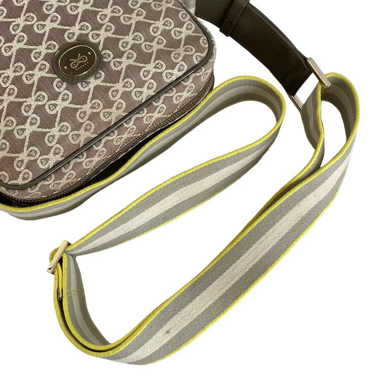「中古」ANYA HINDMARCH アニヤハインドマーチ ロゴ柄 リボン ショルダー バッグ 斜め掛け キャンバス グレー系 イエロー レディース