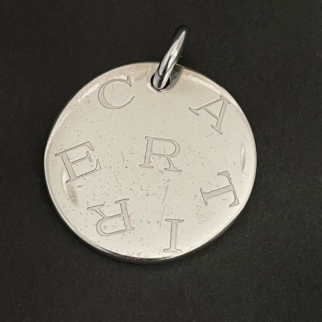 ［中古］Cartier カルティエ ロゴペンダントトップ ネックレス トップ アクセサリー シルバー　レディース　オシャレ　かわいい