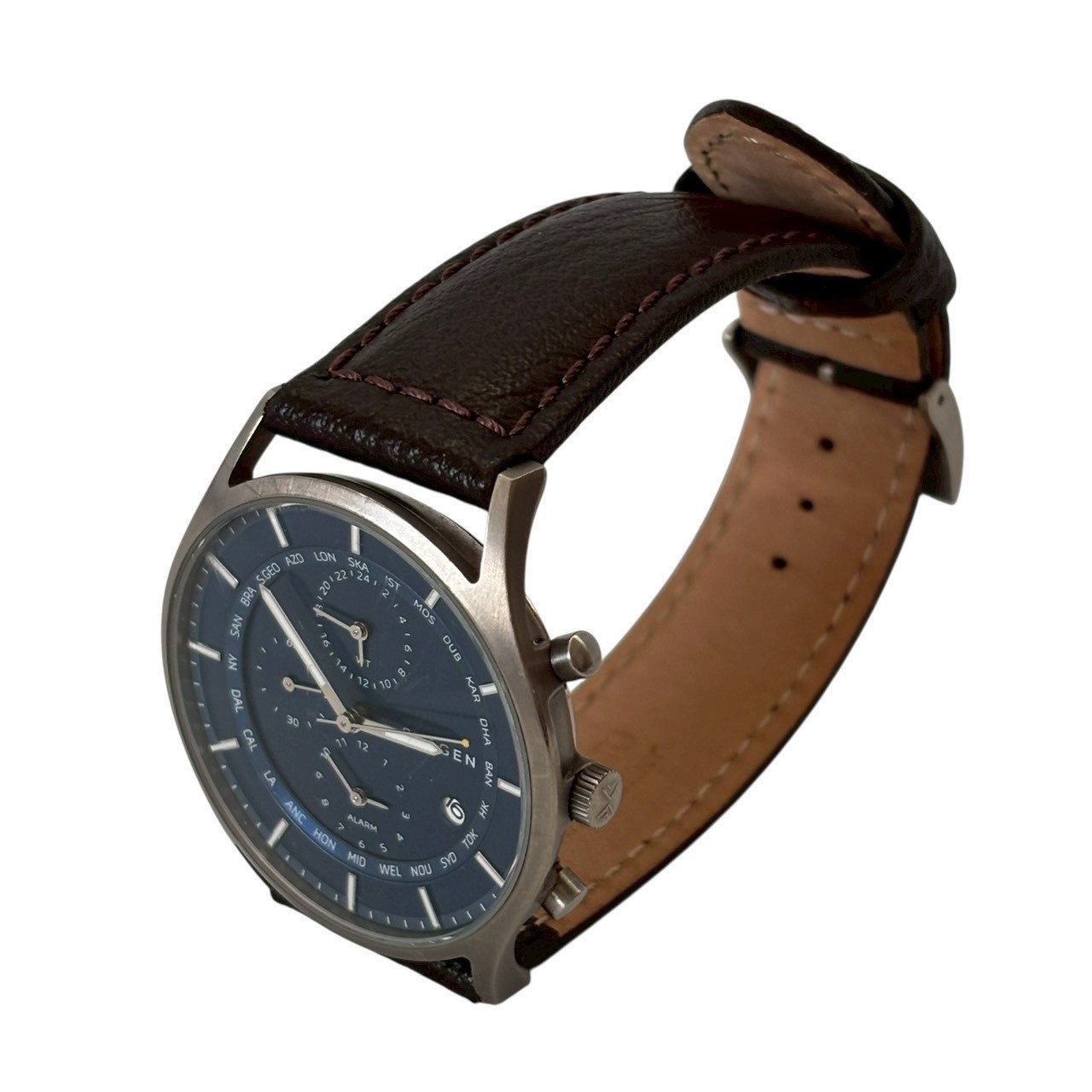 【稼働品】 SKAGEN スカーゲン SKW6285 腕時計 時計 ワールドタイマー 日常生活防水 クォーツ チタニウム レザー ダークブラウン ブルー ファッション 腕時計 アクセサリー メンズ ■商品情報■ ●タイトル　【稼働品】 SKAGEN スカーゲン SKW6285 腕時計 時計 ワールドタイマー 日常生活防水 クォーツ チタニウム レザー ダークブラウン ブルー ファッション 腕時計 アクセサリー メンズ ●メーカー　SKAGEN スカーゲン ●形状　　HOLST　ホルスト ●カラー　ダークブラウン/ブルー ●素材　　チタニウム レザー ●サイズ　腕回り　最大19cm　最小15cm ケース　4×4cm ベルト幅 2cm ●ランク　中古AB ●状態　　金具小傷・ピン穴若干使用感(小) クォーツ 商品の程度表記（ランク）について 新品（Nランク） 未使用品・新品同様品（Sランク） 少々使用感があるがキズ・汚れが少なめで 比較的程度が良い商品（Aランク） 中古品の中でもキズ・汚れがある商品（ABランク） キズ・汚れがあり、かなり使用感がある商品（Bランク）