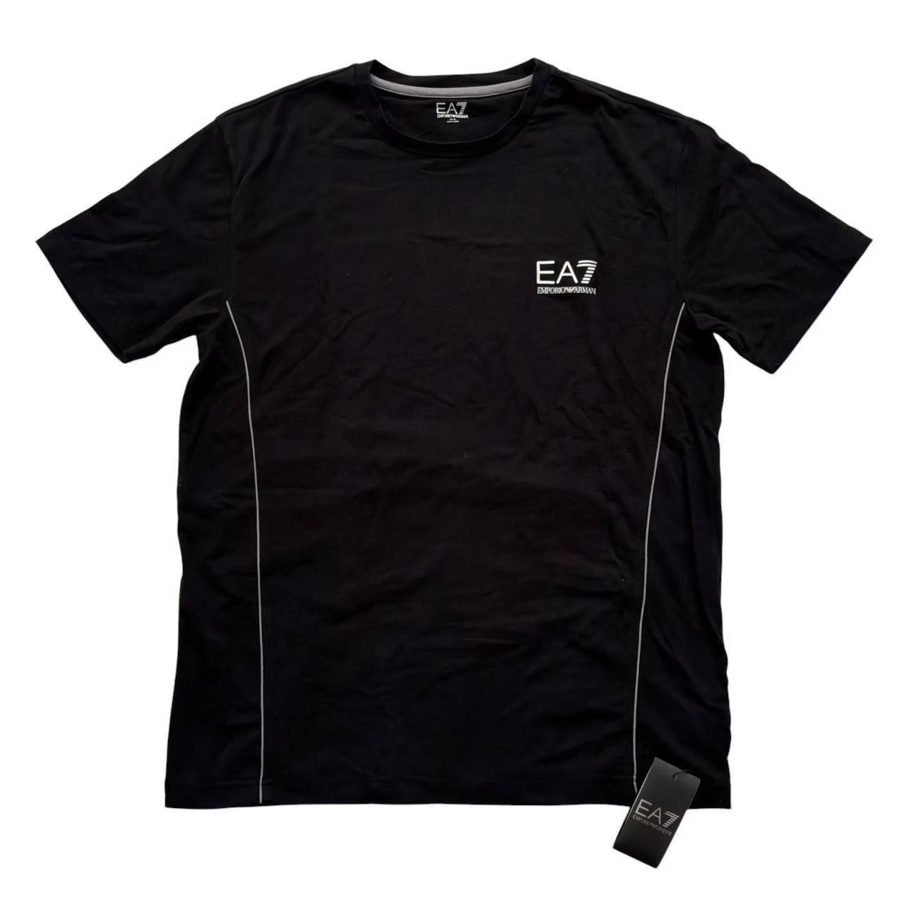Rakuten - 「未使用」EMPORIO ARMANI エンポリオアルマーニ アルマーニ Tシャツ トップス 黒 ブラック シャツ EA7 綿 メンズ XLサイズ ブランド ファッション