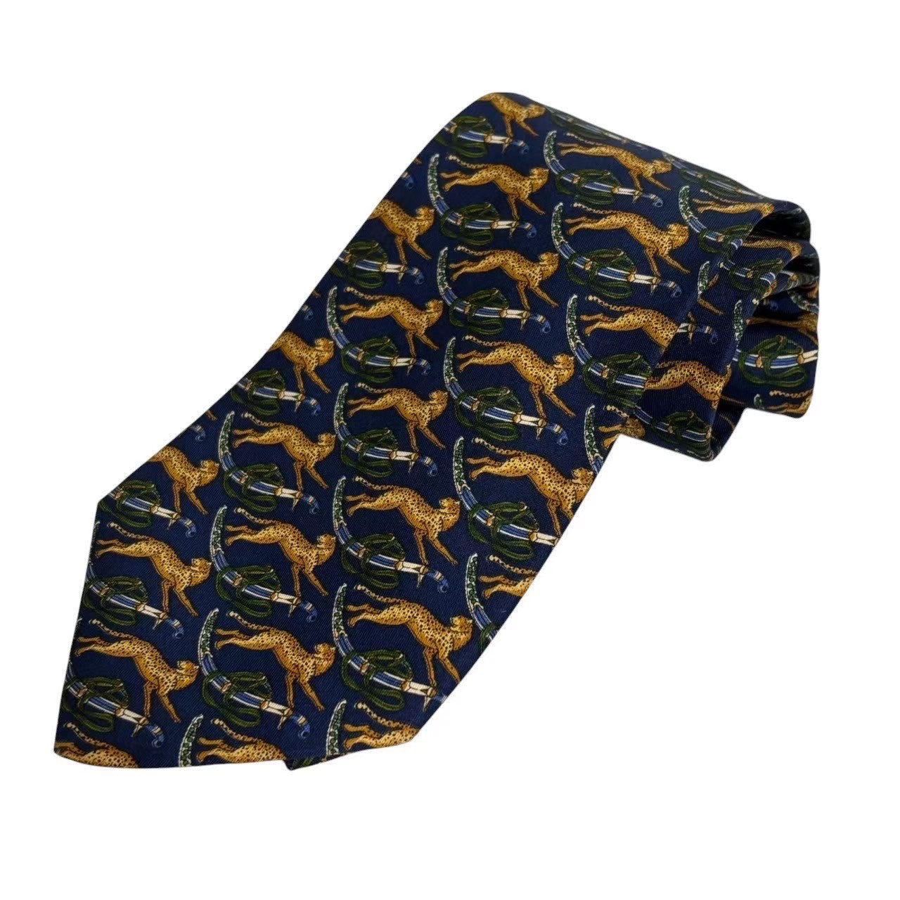 FERRAGAMO - 「中古」Salvatore Ferragamo サルバトーレフェラガモ ネクタイ 青系 ブルー系 ヒョウ 動物柄 総柄 イタリア製 シルク ビジネス スーツ 紳士 メンズ