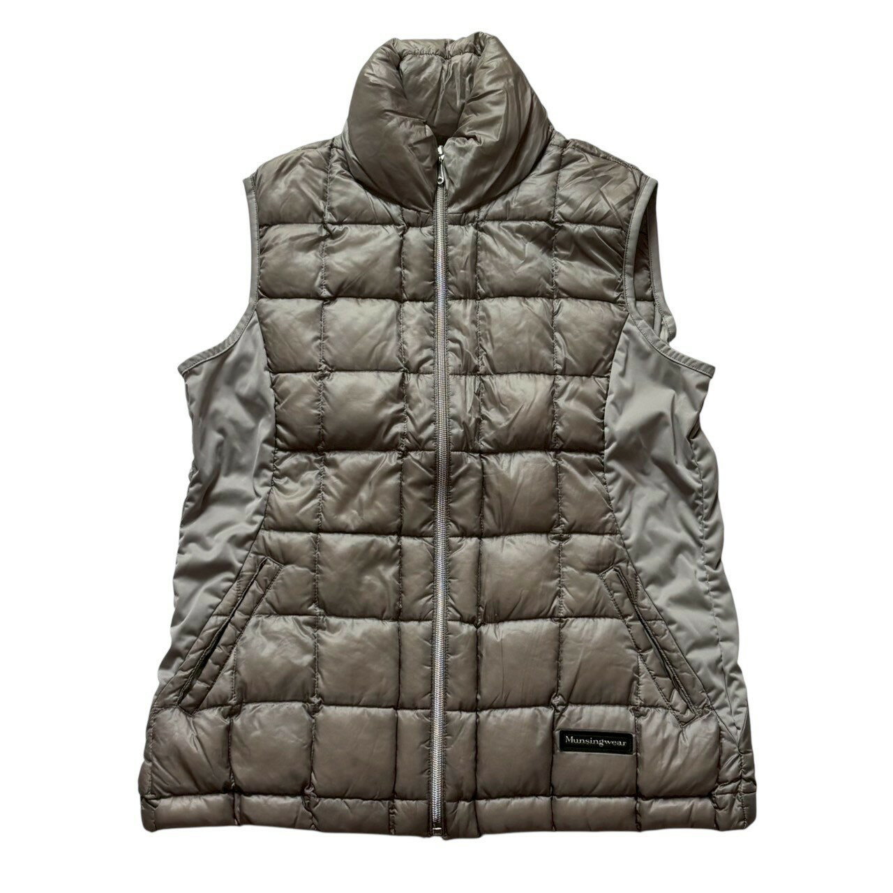 Rakuten - ［中古］Munsingwear マンシングウェア ダウンベスト グレー ダウン ベスト ゴルフウェア ゴルフ用品 趣味 スポーツ ゴルフ 上着 アウター レディース LLサイズ 春 秋 ナイロン
