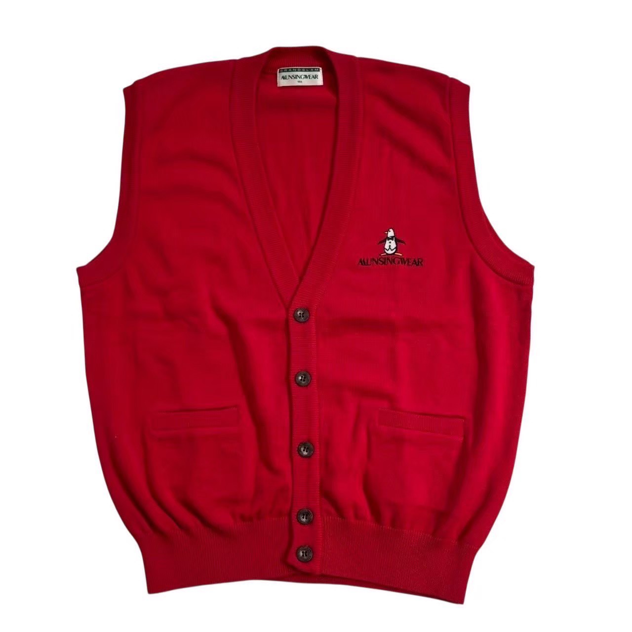 Rakuten - ［中古］Munsingwear マンシングウェア ニットベスト 赤 レッド 無地 シンプル ニット ベスト ワンポイント ボタン ポケット Vネック メンズ Mサイズ
