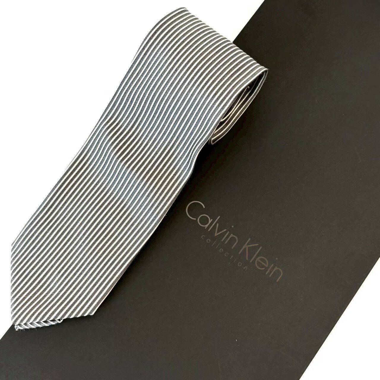 Rakuten - ［中古未使用］Calvin Klein カルバンクライン ネクタイ グレー ボーダー ストライプ ビジネス スーツ 仕事 小物 メンズ メンズファッション