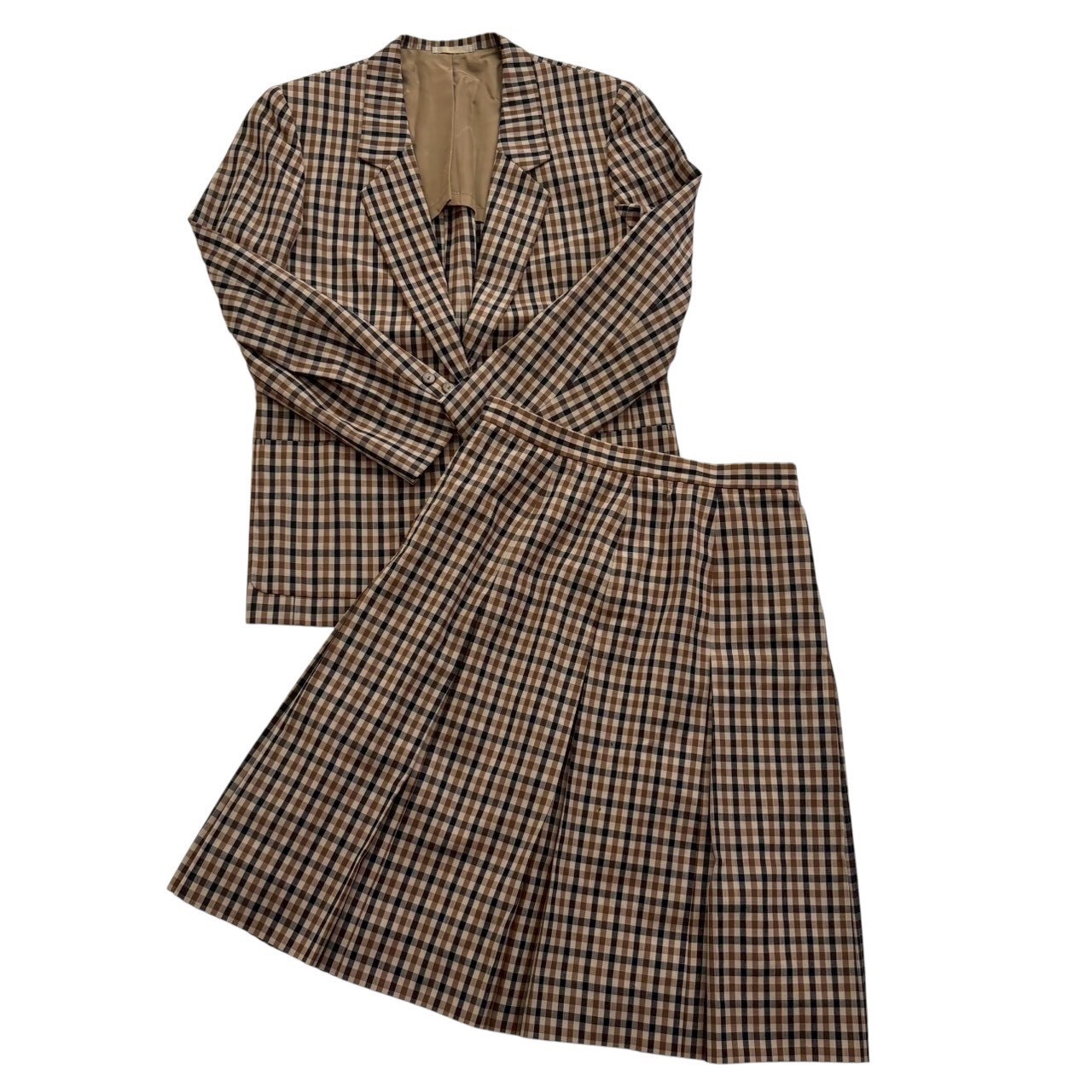 Rakuten - ［中古］Aquascutum アクアスキュータム レディース セットアップ スーツ チェック柄 テーラードジャケット プリーツスカート ブラウン ネイビー ウール キュプラ M XL 2L クラシック 上品 フォーマル ヴィンテージ 秋 冬