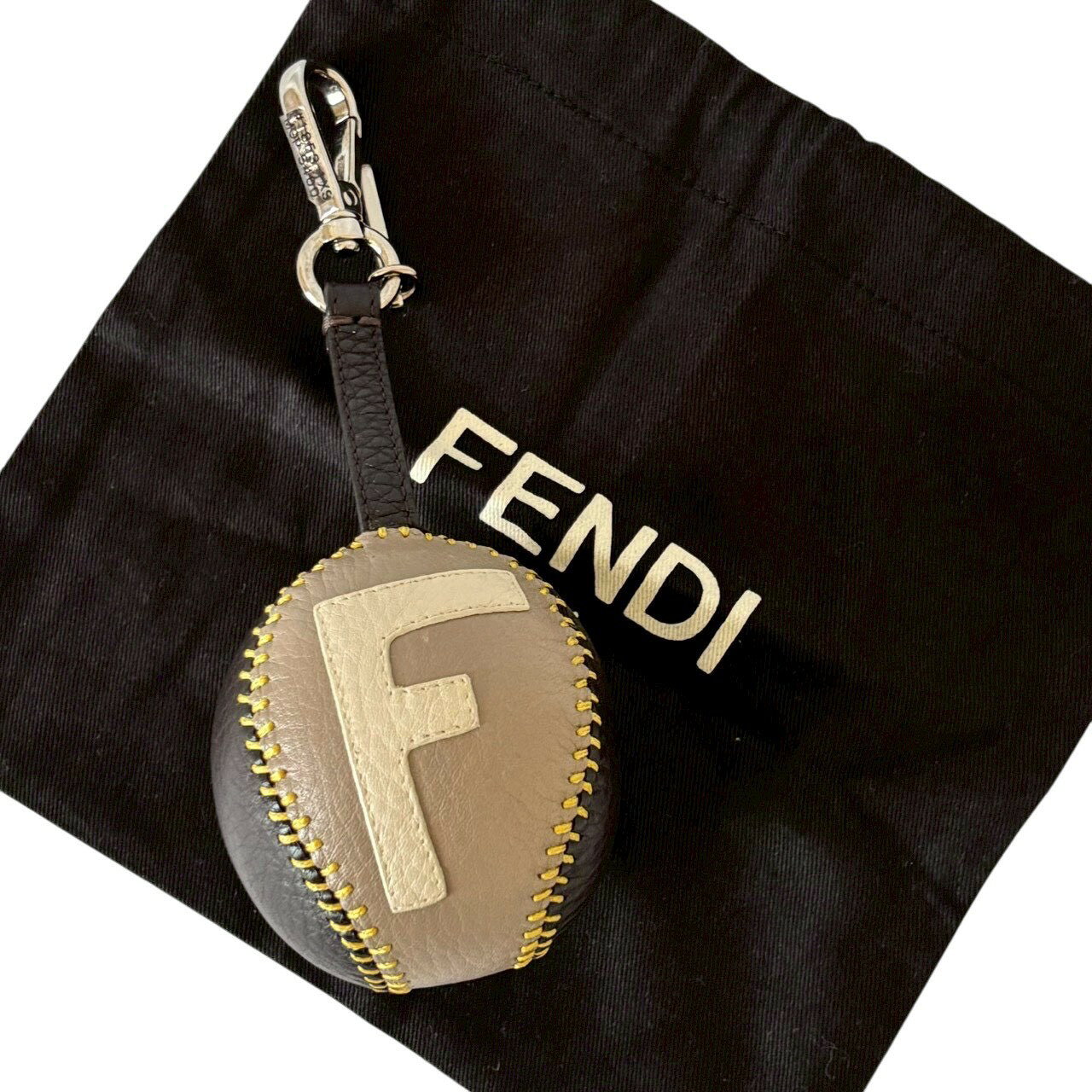楽天市場】fendi ピーカブー（バッグチャーム｜バッグ用アクセサリー