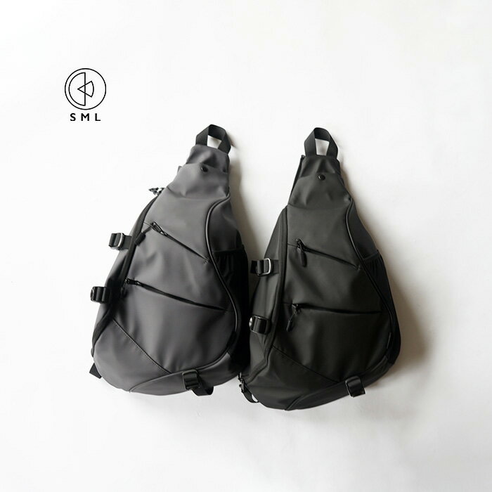 SML エスエムエル TECH SHOULDER BAG テックショルダーバッグ K904119 ショルダーバッグ ボディーバッグ カバン メンズ レディース 斜めがけ グレー ブラック ブランド カジュアル シンプル 防水 大容量 普段使い A4 ペットボトルのサムネイル