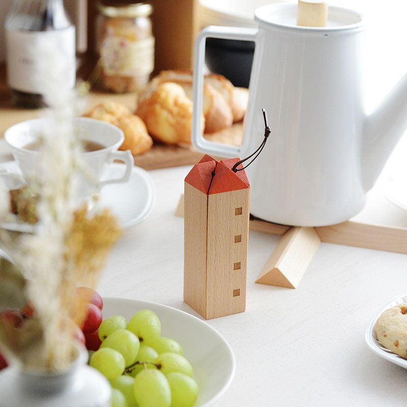 SUNAOLAB. なべしきハウス 木製食器 鍋敷き なべしき 木製 新築祝い 結婚祝い/飾れるキュートな鍋敷き なべしきハウス 赤