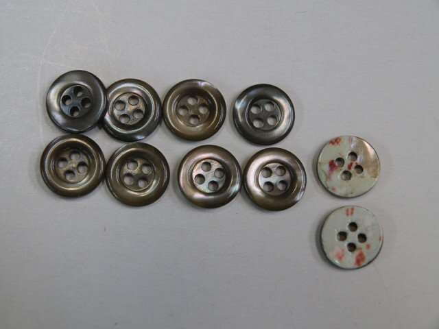 貝ボタン　シェルボタン　スモーク　4つ穴　11.5mm　10ケ