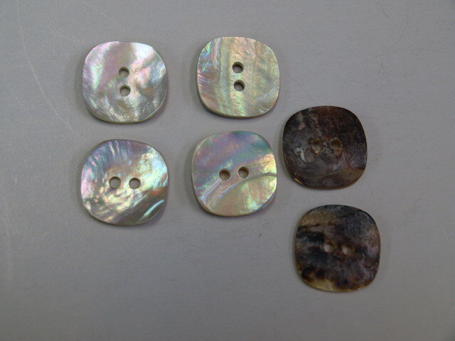 貝ボタン　シェルボタン　四角型　2つ穴　18mm　6ケ