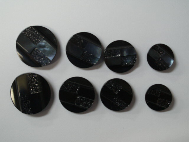 ボタン　釦　8840　18mm