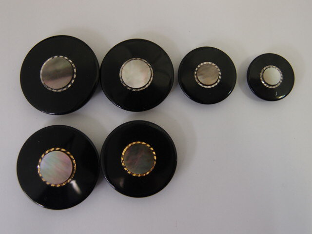 高級ボタン　18113　25mm