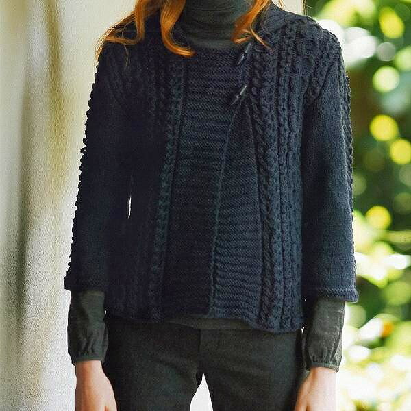 編み物キット　パピークイーンアニーで編むアラン模様のジャケットキット数種のケーブル模様を組み合わ..
