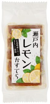 商品名 瀬戸内レモンかすてら 内容量 5切 商品説明 広島県産100％のレモンを、皮や種など含め丸ごとすり潰し配合した、夏限定のレモンカステラです。 冷蔵庫で冷やして食べると、より一層レモンの酸味とカステラの甘みが引き立ちます。 食べやすいサイズにカットし、ひとつひとつ個包装にしました。 原材料 鶏卵（国産）、砂糖、小麦粉、水あめ、レモン加工品、（一部に卵・小麦を含む） 栄養成分 1切(平均37g)あたり/ エネルギー 105kcal たんぱく質 2.2g 脂質 1.4g 炭水化物 20.9g 食塩相当量 0.05g 保存方法・注意事項 直射日光・高温多湿を避けて保存して下さい。レモンの種が含まれていることがございます。召しあがる際は十分にお気を付けください。 賞味期限 商品パッケージに記載 広告文責 奈良恵友堂有限会社連絡先：0743‐53‐1893 製造者 株式会社 たんばや製菓