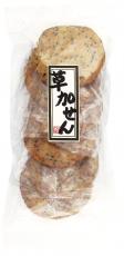 ☆ 商品名 草加せん・ごま 内容量 6枚 商品説明 国産うるち米を丸粒のまま蒸し、丹念に焼き上げ、本醸造醤油で味付けしました。胡麻の香ばしさをプラスした草加せんべいです。 おすすめ 原材料 うるち米（国産）、胡麻、本醸造醤油（大豆、小麦を含む）、麦芽糖、澱粉 栄養成分 100gあたりエネルギー396kcal、たんぱく質7.0g、脂質4.0g、炭水化物83.1g、食塩相当量1.0g 保存方法・注意事項 直射日光・高温多湿を避けて常温で保存してください。開封後はお早めにお召し上がりください。 賞味期限 商品パッケージに記載 販売者 ムソー株式会社 製造所 株式会社味泉 広告文責奈良恵友堂有限会社　連絡先：0743‐53‐1893 ■■