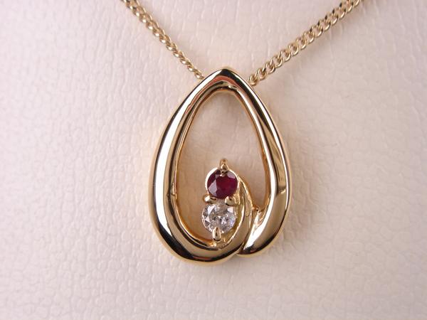 ルビー0.03ct&ダイヤ0.05ct★K18デザインペンダント