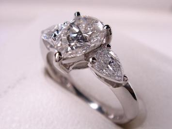 1.04ct 計1.567ct　鑑定書付　ダイヤペアシェイプ▽プラチナリング▽婚約・エンゲージ　婚約指輪 2