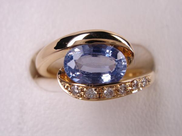 Rakuten - 1.41ct K18サファイヤ デザインリング サファイヤ＆ダイヤ