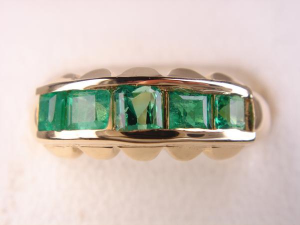 Rakuten - 0.60ct K18 18金エメラルド一文字リング