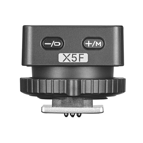 iT32 のためのホットシューを兼ねた TTL 対応ワイヤレストリガー（送信機) 「X5」は 、「iT32」 のためのホットシューを兼ねた、 TTL 対応ワイヤレストリガー （送信機) です。 キヤノン、ニコン、ソニー、富士フイルム、 OM パナソニックの各メーカーTTLに対応しており、1台の iT32 を複数メーカーのカメラで 使用可能です。 GODOXの2.4GHz ワイヤレス 「 X 」システムにより、 iT32 および X5 は通常のクリップオンフラッシュとしてはもちろん、マスターユニットとして複数の X システム内のGODOXフラッシュを同時にコントロール可能にします。 ワイヤレス通信範囲は最大80m（ iT32 と X5 を離して使用する場合は最大20m）。 X5の充電は iT32に接続された状態で行われます。充電中は、 iT32 のモニター画面に充電状態の情報が表示されます。 ラインナップは、キヤノン用、ニコン用、ソニー用、富士フイルム用、 OM/ パナソニック用の5種。 ※このページの商品は「X5」単体となります。 ← カメラフラッシュ「iT32」とのセット販売のキットもございます。 ※このページの商品は、「GODOX X5 F ワイヤレストリガー フジフィルム用（単体販売）」です。 カメラフラッシュ「iT32」とは 「iT32」は、ガイドナンバー 18 のコンパクトでパワフルなカメララッシュです。 GODOXの 2.4GHz ワイヤレス 「 X 」 システムの受信機能が搭載されており、 マグネットで着脱可能なモジュラー式 の ワイヤレストリガー「 X5 」シリーズとの組み合わせにより、オンカメラやオフカメラでも TTL フラッシュとしてお使いいただけます。 縦横に 角度調整 可能なフラッシュヘッド、内蔵されたリフレクター と ディフューザー、 利便性の高い USB C 充電、光量調節可能なモデリングランプ（フラッシュ発光時のオ ン・オフも可能） を搭載。また 1/128 までの調光範囲など、カメラフラッシュとしての基本性能も十分です。 【iT32 + X 5 (C/N/S/F/O) 仕様】 ワイヤレスシステム 2.4GHzワイヤレス受信 （GODOX 「 X 」ワイヤレスシステム送信機能内蔵のトリガーおよびフラッシュ） 対応TTL キヤノン(C) 、ニコン(N) 、ソニー(S) 、富士フイルム (F)、 OM パナソニック (O) フラッシュモード TTL / マニュアル マルチ ガイドナンバー GN18 (m/ISO100) 閃光時間 1/1000s～1/30000s 出力調整 1/128～1/1 マルチフラッシュ 最大100 回 /100Hz シンクロモード ハイスピードシンクロ（最大1/8000 秒）、先幕シンクロ、後幕シンクロ ※ソニーグローバルシャッターでは最大 1 /80000 秒 露出補正 ±3 (1/3ステップ） モデリングランプ 明るさ調整：0～100% 表示パネル タッチスクリーン 送信グループ M、A 、B 、C ※X5C の場合は A 、B 、 C 、 D 受信グループ A 、B 、 C 、 D ID 99(1～99）/ OFF チャンネル 32 (1～32) 受信範囲 最大80m (iT32とX5を離して使用する場合は最大 20m) リチウムバッテリー iT32 : 7.4V/900mAh X5 : 3.8V/100mAh 発光回数 約510 回（1 /1) シンクロコネクター 3.5mmシンクロコード サイズ / 重量 iT32 : 56×39×101mm / 169g X5 : 32×32×27mm / 23g 同梱品 iT32 : フラッシュ 本体、ディフューザー、マグネティックベース、 USB-Cチャージングケーブル、ストレージバッグ、オレンジフィルター（1/1 と 1/2 ) X5：本体のみ ※画像はすべてイメージです。他のマウントも使用しています。本体以外は付属しません。 ※キット以外の単体販売品には「iT32」「X5」のどちらかしか含まれませんのでご注意ください。 ※この製品は「お取り寄せ商品」となります。 ご注文から発送までに約2～3カ月お時間をいただく場合がございます。納期につきましてはお問合せください。