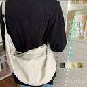 【送料無料】フムーン型 無地 軽量 通学 通勤 旅行バッグ カバン 斜め掛け 軽量 大容量 ボディバッグ メンズ ハーフムーンバッグ レディース