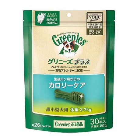 日本の愛犬の為に独自に設計されたグリニーズプラス日本の愛犬のために生産された噛むことで歯垢を落とす、歯みがき専用ガム。【原材料(成分)】小麦粉、小麦タンパク、ゼラチン(豚由来)、セルロース、タンパク加水分解物、グリセリン、レシチン、L-カルニチン、ビタミン類(A、B1、B2、B6、B12、D3、E、コリン、ナイアシン、パントテン酸、ビオチン、葉酸)、ミネラル類(カリウム、カルシウム、クロライド、セレン、マグネシウム、マンガン、ヨウ素、リン、亜鉛、鉄、銅)、着色料(スイカ色素、ゲニパ色素、ウコン色素)【保証成分】タンパク質30％以上、脂質5.5％以上、粗繊維11％以下、灰分5％以下、水分15％以下【エネルギー】約24kcal/1本【賞味/使用期限(未開封)】18ヶ月【原産国または製造地】アメリカ