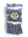 内 容 はぶ茶20袋(10g×20) 保存方法 直射日光、高温多湿を避けて保存。 原材料 エビス草の種子 原産国 インド 賞味期限 1年以上 広告文責 健康茶ギャラリー 0172-35-8458 メーカー（製造） 健康茶ギャラリー 区分 日本製・健康茶はぶ茶 ( ハブ茶 ) Roasted Cassia Seed Tea マメ科エビスグサの種子(決明子/ケツメイシ)を煎ったお茶。 健康リズムを整え、体中の負担を軽くすることから、 古くより、溜め込みやすい方の健康に役立てられてきました。 日々の積み重ねやストレスによる滞りが気になる方、 パソコン作業が多い方、 ゆらぎやすい女性のスッキリ明るい日々を培います。 ※ノンカフェイン ※下痢しやすい方、冷えが強い方は、多量摂取は避けてください。 ※本品製造工場では「大豆」を含む製品を製造しております。