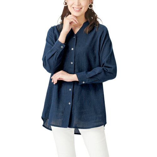 日本製 久留米織 ロングシャツ 紺色 トップス シャツ スタンドカラー ネイビー レディース 婦人服 ミセス シニア 女性 シンプル シニアファッション 50代 60代 70代 80代 母の日 お母さん オープンカラー 開襟シャツ コットン 久留米織り 藍色 前を開けて羽織って着てもお洒落。 久留米織とは、 江戸時代後期に創始された久留米織は、長い歴史の中で培われた織りと染めの技術が素朴な風合いや堅牢さに生きています。 ●素材／綿100％ ●仕様／両脇スリット ●日本製