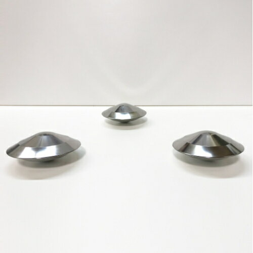 ■商品名：カーボンバランサーMu ■大きさは手のひらサイズ ■サイズ：（φ90×H36mm）×3個セット ■重量：238g ■メーカー：ヒーリング ■材質：プラズマチタン ■有効期限：半永久的 ■商品詳細： チタン製のボディをプラズマ化した...