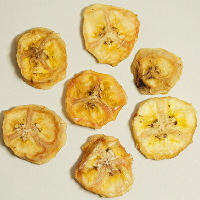 完熟バナナを輪切りにし、トレイで乾燥させたスリランカ産バナナチップス。 オイル、砂糖コーティングなしそのままの味をお召し上がりいただけます。 【原料名】有機バナナ 【内容量】10kg