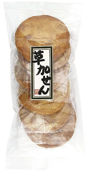 ■国産のうるち米を蒸し、丹念に焼き上げ、本醸造醤油で味付けした本格派草加せんべいです。 【原料名】うるち米(国産）、本醸造醤油（大豆・小麦を含む）、麦芽糖、澱粉 【内容量】6枚 【取扱説明】■おやつに。 ■お茶うけに。 *本品製造工場では、ごまを含む製品を製造しています。 【味泉】 岩手県盛岡市 　丸くて堅くて醤油が塗ってあるレトロな煎餅、ムソーの「草加せん」は1991年生まれのロングセラーです。 焼いているのは1979年創業の味泉（あじせん）。 創業以来、保存料や着色料に頼らず、素材がもつ本来の味を大切に、一枚一枚丹念に焼き上げています。 　「味わいのある商品が泉の湧くかのごとく生まれるように」そんな願いを込めて味泉が生まれました。 「岩手県といえば小麦でつくる南部せんべいが有名ですが、味泉でつくられているのはうるち米を材料にした煎餅です」と味泉を継ぐ岸野英久さん。 　国産のうるち米を洗い、丸粒のまま蒸して冷やし、 丸く型抜きして蒸気で一次乾燥した生地を 常温で2日以上かけて自然乾燥し、ホイロという炉で最後の水分調整をしてから焼き上げます。 焼成は機械式ですが、日々の温度差や湿度の変化に合わせる焼釜の火加減は、昔ながらの職人技です。 　焼きあがった煎餅が熱いうちに、本醸造醤油で味付けして出来上がり。 「ごま」は生地に胡麻を加え、「のり」は煎餅が隠れるほど（!）大きなのりを片面に貼ってあります。 　岸野さんはどの味が好き? 「シンプルなしょうゆは外せませんし、ごまは噛むほどに香ばしいし…そもそも醤油を塗る前の無地でも、うちの煎餅は噛むほどに米の甘みと旨みがするんです。 米粉を入れて成型する量販店のものとは違って、うるち米を丸粒のまま蒸して使っていますから」とのこと。 　ミックスで3種類召し上がって、お気に入りをリピ買いするのがおすすめ。 よく噛んで、昔ながらの味をお楽しみください。