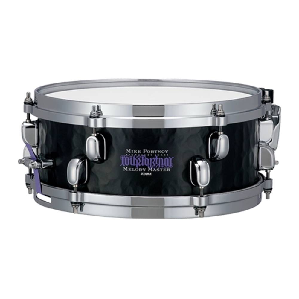 トピックスショッピングクレジット分割48回払いまで金利手数料0%！期間限定 2026年2月28日まで30,000円（税込）以上のお買い物が対象となります。本キャンペーンはクレジットカードでのお支払いは対象外となります。詳しくはお問い合わせください。アイテム説明ユニークな3-way テンション・アジャストストレイナーを装備するマイク・ポートノイのシグネチャー・スネア。ハンマード・スティール・シェルのMP125ST、MP1455ST はキレのあるアタックと、ディープなサウンドを。そしてブビンガ・シェルMP1455BU は彼のメインキットと同じシェルで、芯の太い重厚なサウンドを実現します。Size：12"×5"Shell Material：1mmハンマード・スティールHoops：ダイキャスト(6テンション)Lugs：MSL-SCTStrainer/Butt：MCS100A/MCS70BSnare Wire：MS20SN12S納期について売却時は迅速に商品情報の削除を心掛けておりますが、ショッピングページの更新までにタイムラグが生じ、ご注文のタイミングによっては商品のご用意ができない場合がございます。あらかじめご了承くださいますようお願い申し上げます。最強配送対象商品以外、納期のご確認はご注文前に「商品についての問合わせ」よりお問い合わせください。
