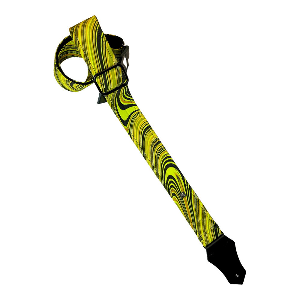 トピックスショッピングクレジット分割48回払いまで金利手数料0%！期間限定 2026年5月31日まで30,000円（税込）以上のお買い物が対象となります。本キャンペーンはクレジットカードでのお支払いは対象外となります。詳しくはお問い合わせください。アイテム説明グッドバイブス・ギターストラップ・シリーズは、Get’m Get’m ストラップの創始者であるVirginia Castroが、使う人にグッドバイブスと笑顔を届けたい、という思いを込めてデザインしたストラップです。●個性的でファッショナブルな、「グッド・バイブス」デザイン●アメリカ・カリフォルニア州、ロサンゼルスの工房で1本1本丁寧にハンドメイド●耐久性のあるモールスキンの裏側にナイロン生地を縫い合わせたマルチレイヤ—構造●重金属フリーのハードウェアはダイカスト加工で成形し、安全性と耐久性を実現●ストラップ・エンド部分には耐久性のあるラティーゴ・レザー(本革)を使用スペック■アジャスター：スライド式■長さ：〜約1,520mm■幅：約50mm (2" / ストラップ部)納期について売却時は迅速に商品情報の削除を心掛けておりますが、ショッピングページの更新までにタイムラグが生じ、ご注文のタイミングによっては商品のご用意ができない場合がございます。あらかじめご了承くださいますようお願い申し上げます。最強配送対象商品以外、納期のご確認はご注文前に「商品についての問合わせ」よりお問い合わせください。