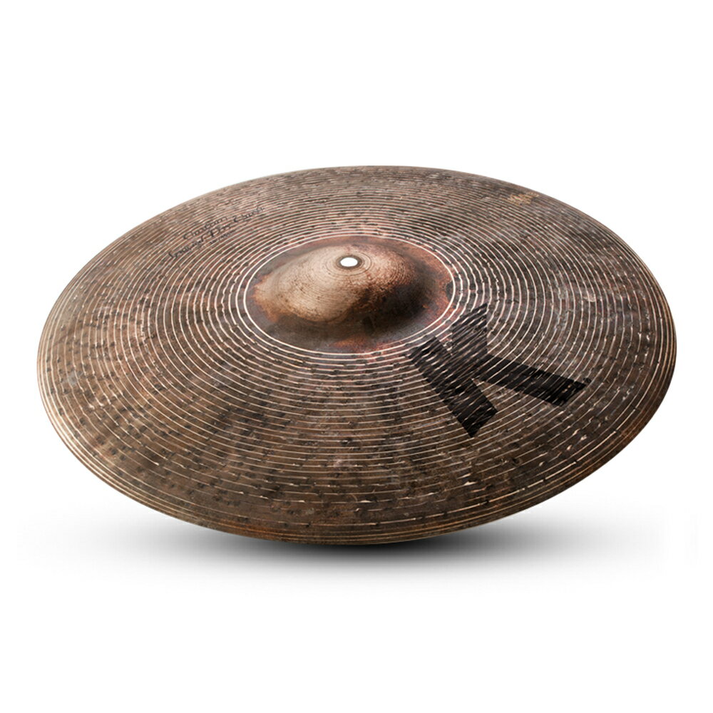 トピックスショッピングクレジット分割48回払いまで金利手数料0%！期間限定 2025年11月30日まで30,000円（税込）以上のお買い物が対象となります。本キャンペーンはクレジットカードでのお支払いは対象外となります。詳しくはお問い合わせください。アイテム説明シンバルの「ドライサウンド」を10年以上前に創出したジルジャンが、昨今の音楽スタイルに求められる粗々しくアーシーなシンバルサウンドに ひとつの答えを出しました。素速いアタックと豊かなトラッシュ感が生み出す ドライでファンキーな音色は、ドラマーを唯一無二の演奏表現へと誘います。 いま再び、シンバル作りの「技」は、誰も辿り着けない新たな次元へ。■使用上の注意このシリーズは意図的に表面を未処理にしており、その色には個体差があります。シンバルの色あい、ハンマリング等はこのシリーズのユニークなサウンドをねらったもので製品不良ではありません。また、表面未処理のため、色落ちする場合がありますので十分ご注意ください。シンバルの色あいを保つため、本製品にはジルジャンシンバルクリーニングポリッシュやその他のクリーナーはご使用なさらず、シンバルの汚れは乾いた布で拭き取るようにしてください。[スペック]サイズ:18" 45cmウエイト:ThinSC:NKZL18CSPDC納期について売却時は迅速に商品情報の削除を心掛けておりますが、ショッピングページの更新までにタイムラグが生じ、ご注文のタイミングによっては商品のご用意ができない場合がございます。あらかじめご了承くださいますようお願い申し上げます。最強配送対象商品以外、納期のご確認はご注文前に「商品についての問合わせ」よりお問い合わせください。