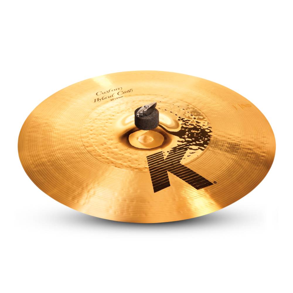 トピックスショッピングクレジット分割48回払いまで金利手数料0%！期間限定 2025年11月30日まで30,000円（税込）以上のお買い物が対象となります。本キャンペーンはクレジットカードでのお支払いは対象外となります。詳しくはお問い合わせください。アイテム説明Dark Warm + Expressive　豊かな響きと表現力19世紀のトルコでの誕生以来、世界中でドラマーの創造性をかきたせ続けるシリーズ。入念なハンマリングとレイジング加工が幅広い音域でのハイとローの響きをブレンドする。優しくも、激しくも、その響きはアーティストの意のままに。音溝のないベルが、ダークで薄いシンバルでもパワフルな鳴りを生み出す 16”～19”のラインアップ。[スペック]サイズ:17" 43cmウエイト:ThinSC:NKZL17CHBC納期について売却時は迅速に商品情報の削除を心掛けておりますが、ショッピングページの更新までにタイムラグが生じ、ご注文のタイミングによっては商品のご用意ができない場合がございます。あらかじめご了承くださいますようお願い申し上げます。最強配送対象商品以外、納期のご確認はご注文前に「商品についての問合わせ」よりお問い合わせください。