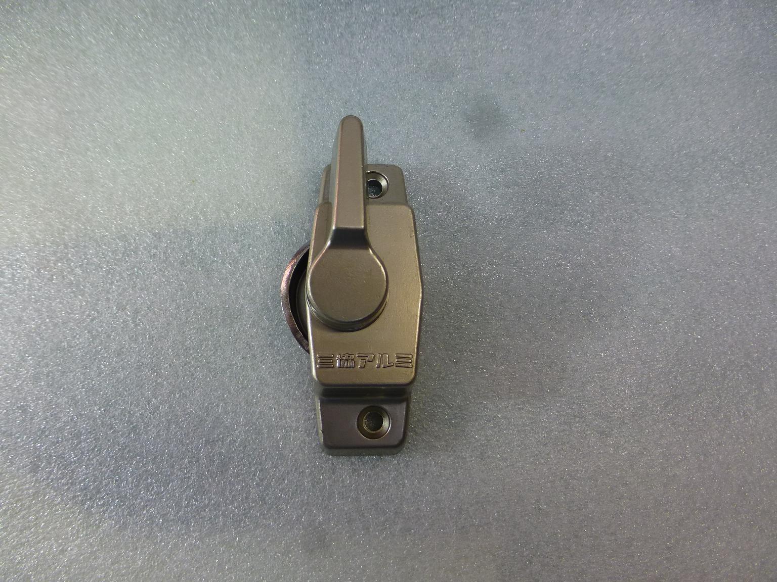 クレセント（KC-33)　右　三協アルミ　テラス（小）図は左