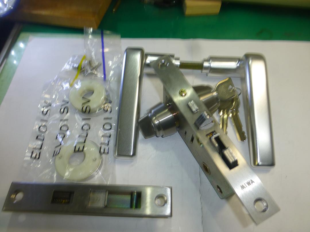 Rakuten - MIWA レバーハンドル引戸錠　　U9SL-80-1　B/S38mm　ドア厚33〜41mm