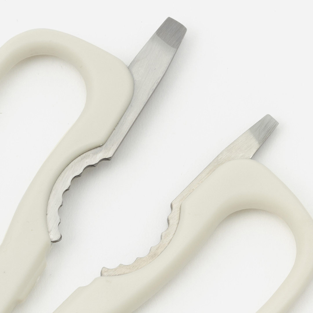 【KEYUCA公式店】ケユカ ホルダー付 キッチンばさみ[キッチンばさみ ステンレス おしゃれ 分解 洗える 調理器具 キッチン用品 マグネット 吸盤 オープナー オシャレ シンプル デザイン 新生活 ギフト 料理ハサミ 多機能 ケース付き キッチンハサミ 一人暮らし］