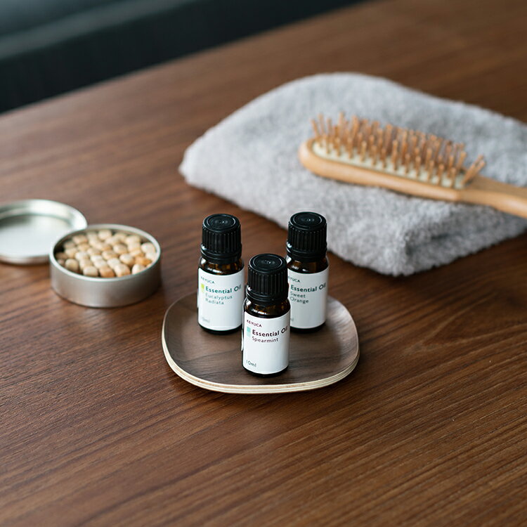 《天然の芳香を宿した香木》【お香　松栄堂/京都　お香　お香アラカルト　和紙包み　天然　香炉　香立　贈答用　高級　お香季の香　寺院　仏事　法要】香老舗・松栄堂季の香