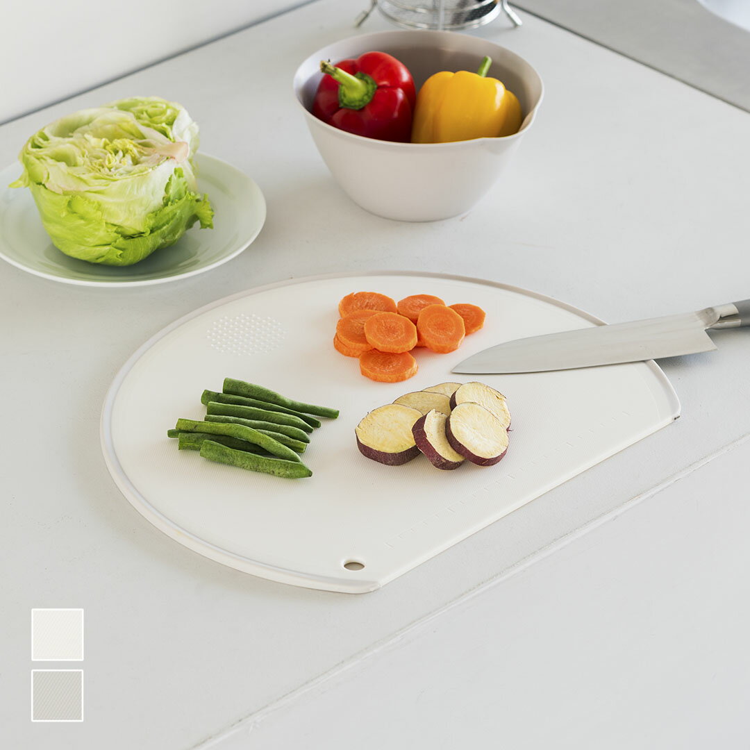 【KEYUCA公式店】ケユカ 抗菌 滑りくいD型まな板 [調理器具 キッチン用品 カッティングボード シンプル フック穴付き 熱湯消毒可 食洗機可]...