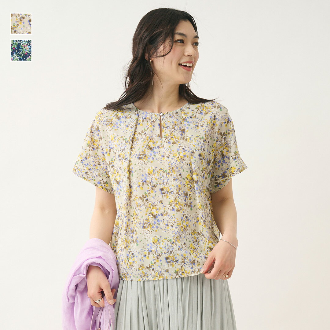 乐天商城 - 【KEYUCA公式店】ケユカ 【すごナノ撥水】フラワープリントタックブラウス[レディース トップス ブラウス 撥水 防汚 汚れ防止 プリント 軽やか 夏コーデ おしゃれ 30代 40代 50代 洗える ウォッシャブル 通販]