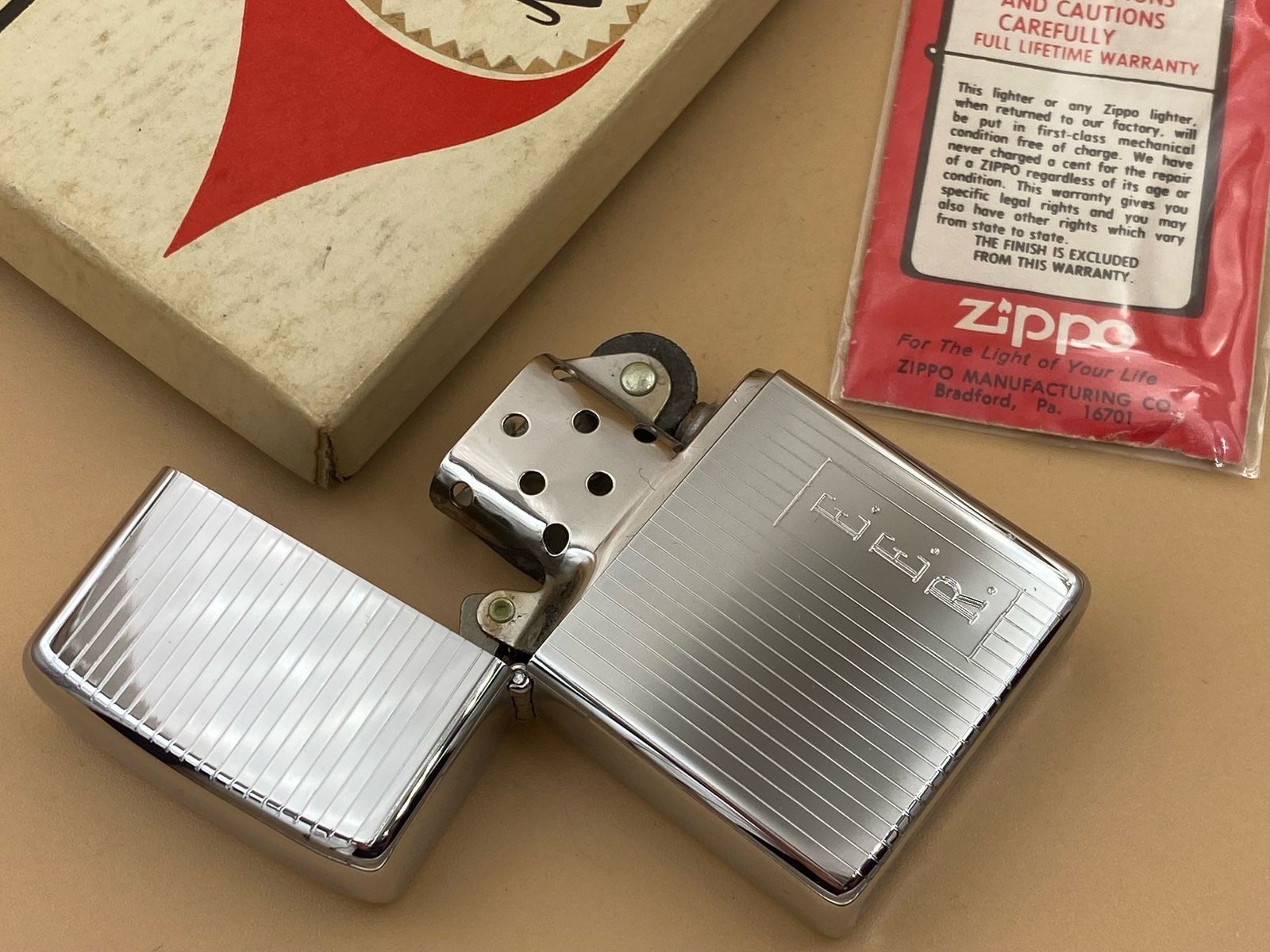 ジッポー Zippo ライター 未使用デッドストック 1977年 エンジンターン オリジナルボックス 箱 インストラクション【海外直輸入USED品】