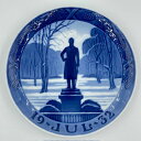 ロイヤルコペンハーゲン イヤープレート 1932年「Frederiksberg Gardens with Statue of Frederik VI」フレデリッ...