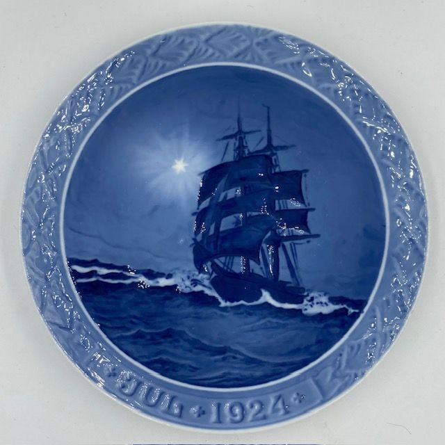 ロイヤルコペンハーゲン　イヤープレート　1924年　「Christmas Star over the Sea and Sailing Ship」 海上のクリスマスの星【海外直輸入USED品】