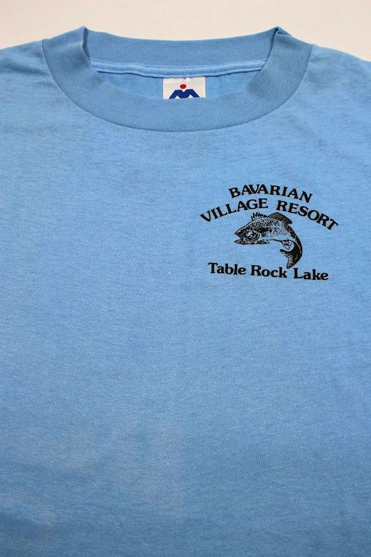 USED!!! NO BRAND / "BAVARIAN VILLAGE RESORT SOUVENIR" Tee (80'S) / light blue