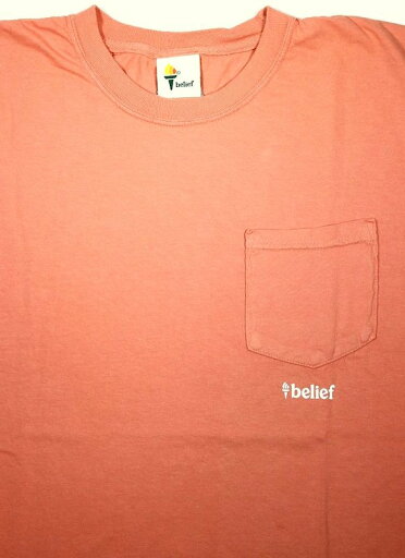 BELIEF / LOGO PIGMENT DYED POCKET Tee / terracotta BELIEF / LOGO PIGMENT DYED POCKET Tee / terracotta