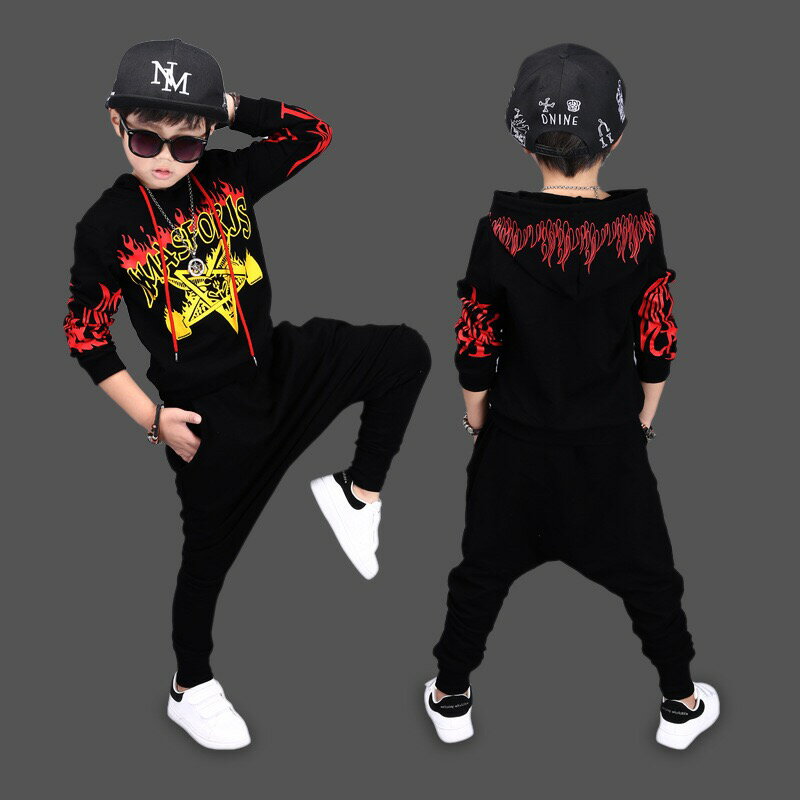 【予約品】男の子 ダンス衣装 ブラック 黒 セットアップ 2点セット ダンス ワンポイント ロングパンツ 子供服 スウェットトレーナー プルオーバー フード付き カッコイイ カジュアル【110cm-160cm】キッズ ジュニア 兄弟 韓国 子ども服 韓国こども服 韓国ベビー服 お揃い