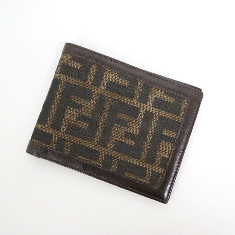 【FENDI】フェンディ ズッカ柄 二つ折り財布 ブラウン【中古】【代金引換不可】/md15994ar